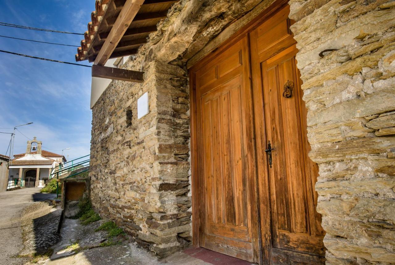 El Hogar Del Herrero Ahigal de los Aceiteros Exterior photo